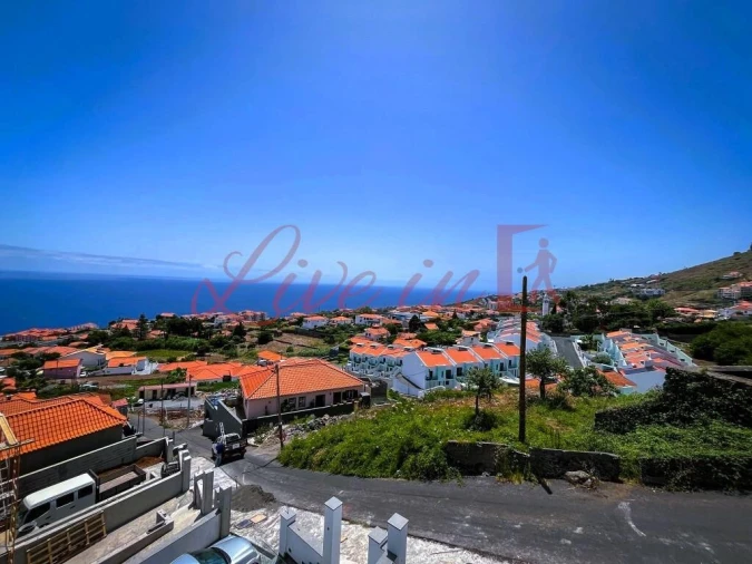 Terreno para Venda em Caniço