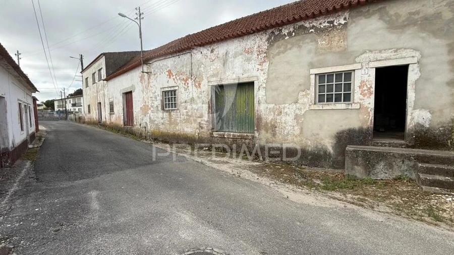 Armazém para Venda em Arrimal e Mendiga