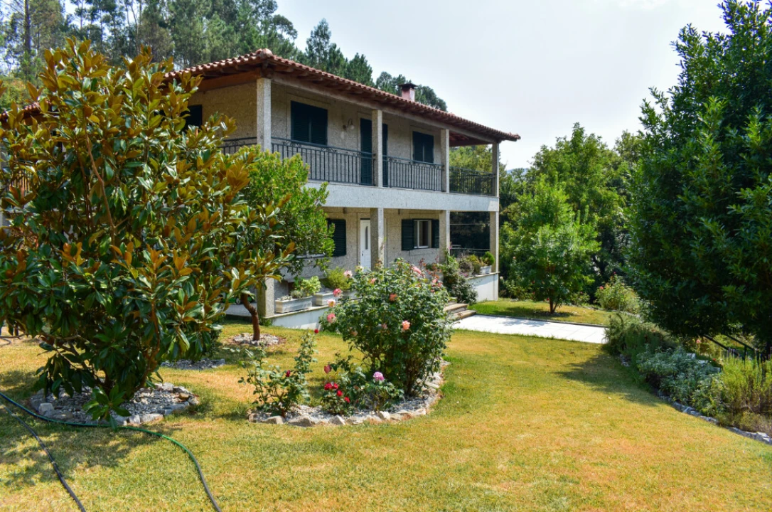 Moradia T3 para Venda em Rossas Foto 47