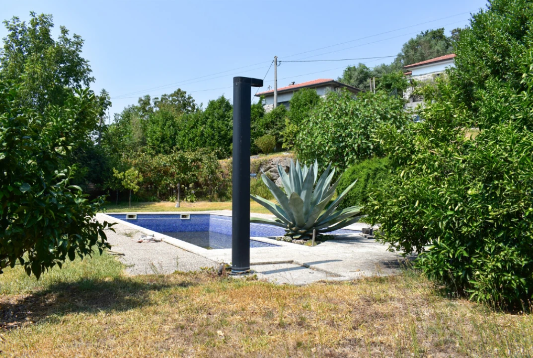 Moradia T3 para Venda em Rossas Foto 58