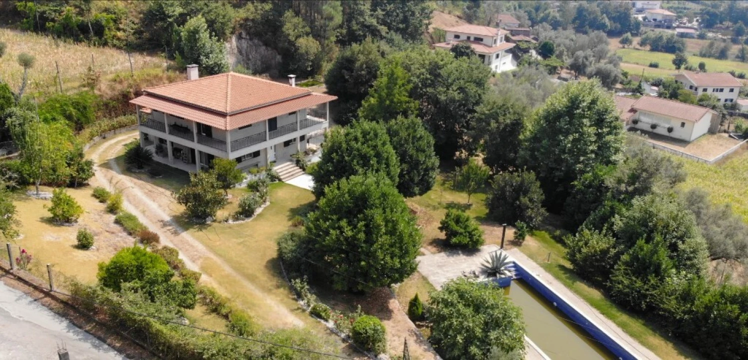 Moradia T3 para Venda em Rossas Foto 2