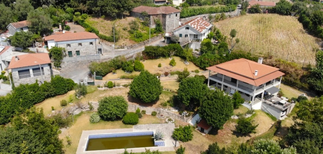 Moradia T3 para Venda em Rossas Foto 66