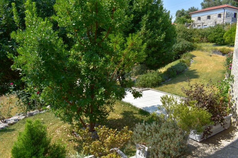 Moradia T3 para Venda em Rossas Foto 7