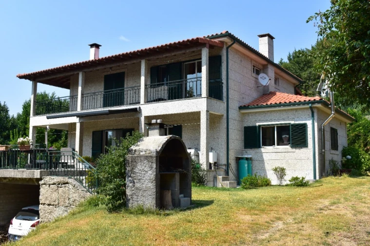 Moradia T3 para Venda em Rossas Foto 56