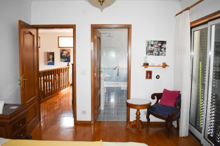 Moradia T3 para Venda em Rossas Foto 35