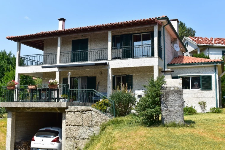 Moradia T3 para Venda em Rossas Foto 55