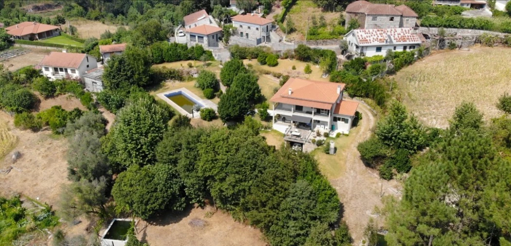 Moradia T3 para Venda em Rossas Foto 79