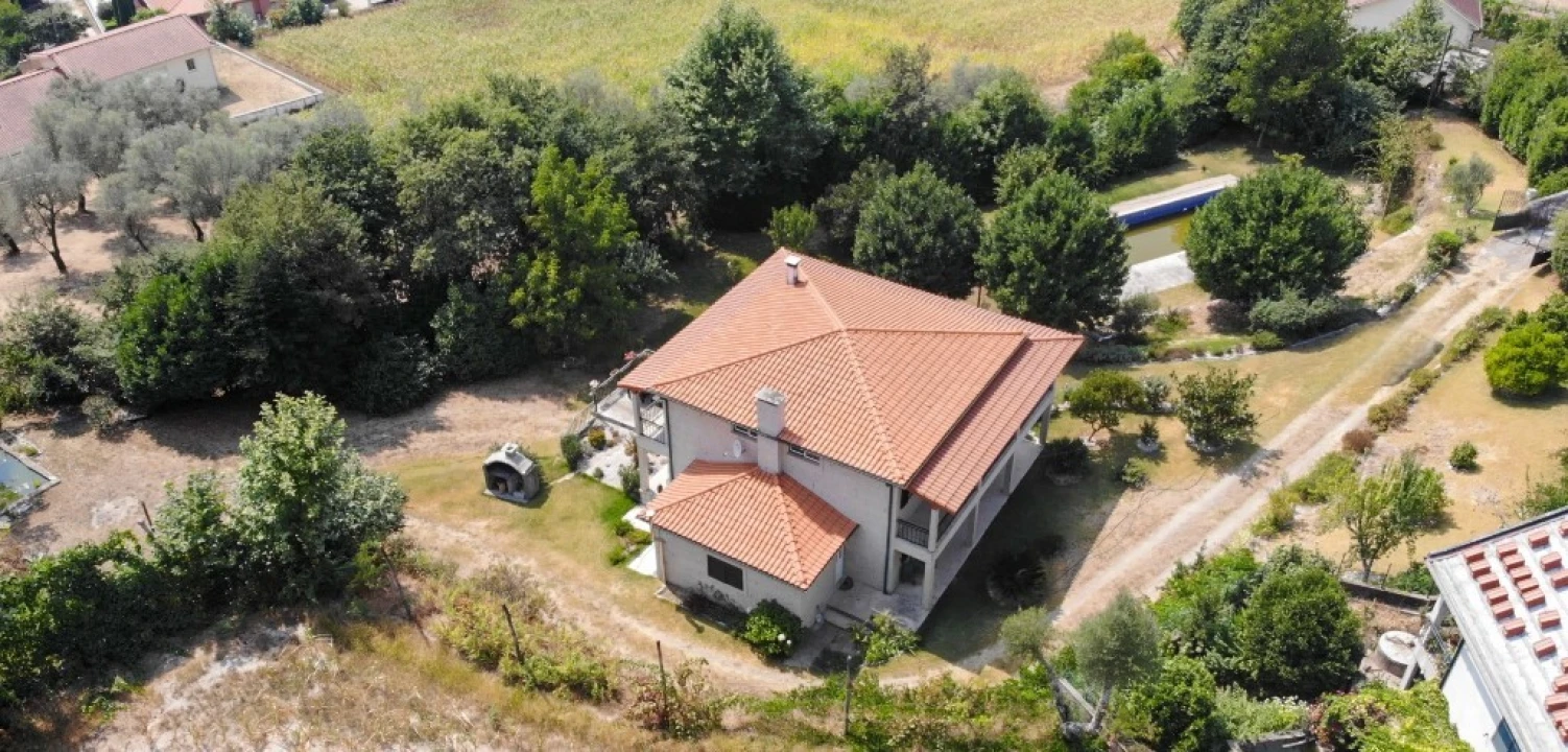 Moradia T3 para Venda em Rossas Foto 69