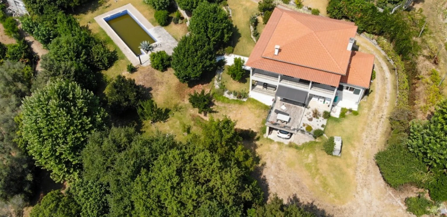 Moradia T3 para Venda em Rossas Foto 80