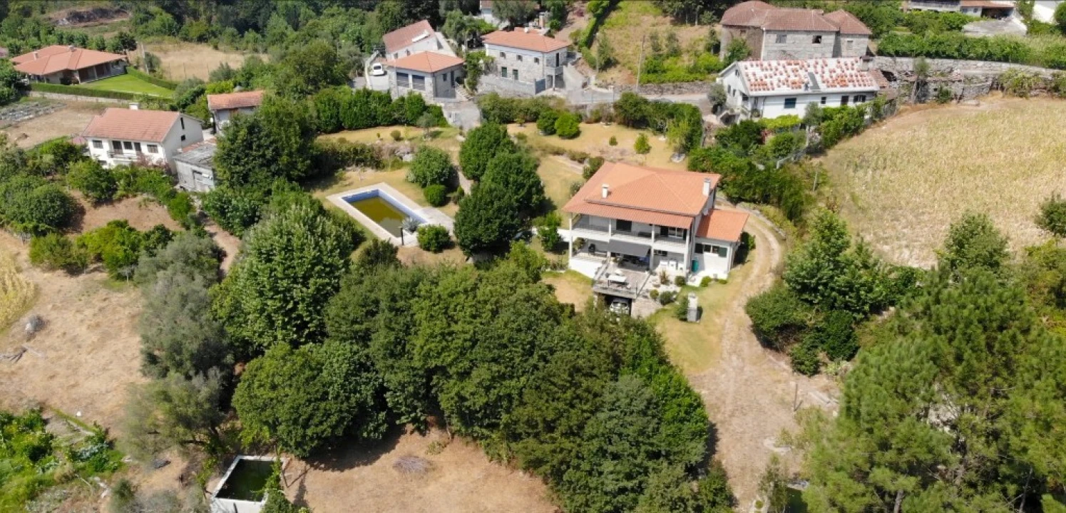 Moradia T3 para Venda em Rossas Foto 79