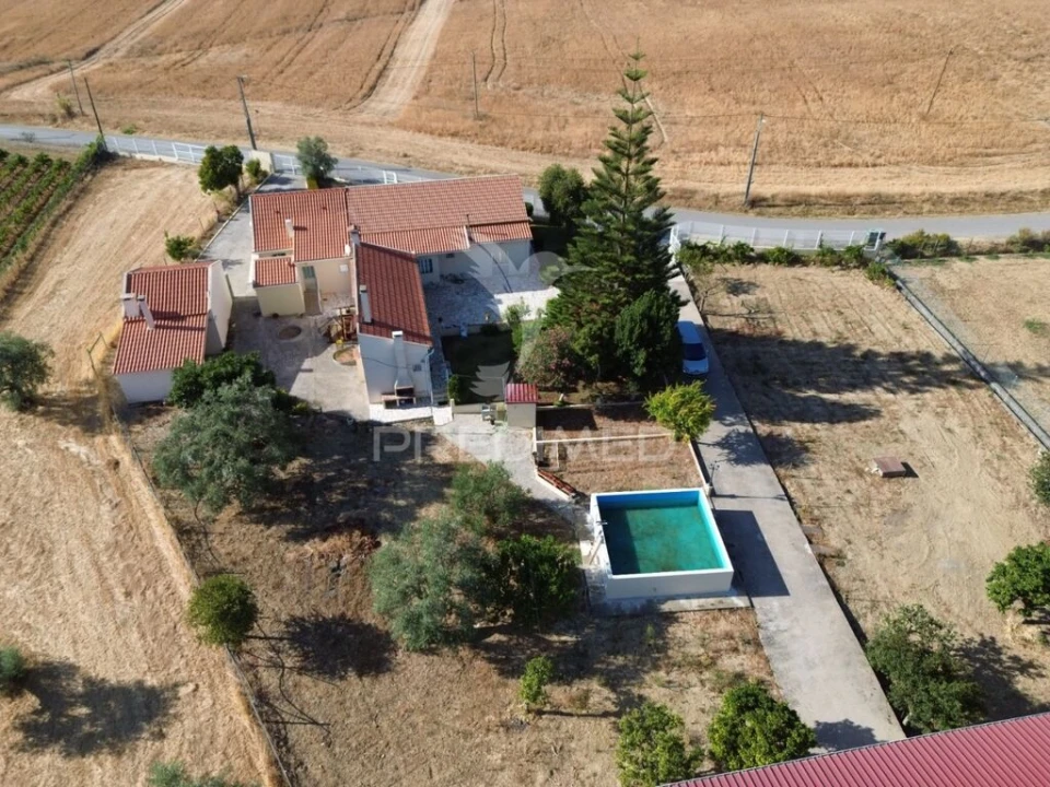 Moradia T4 para Venda em Casével e Vaqueiros Foto 3