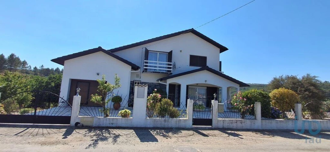 Moradia T4 para Venda em Orvalho Foto 1