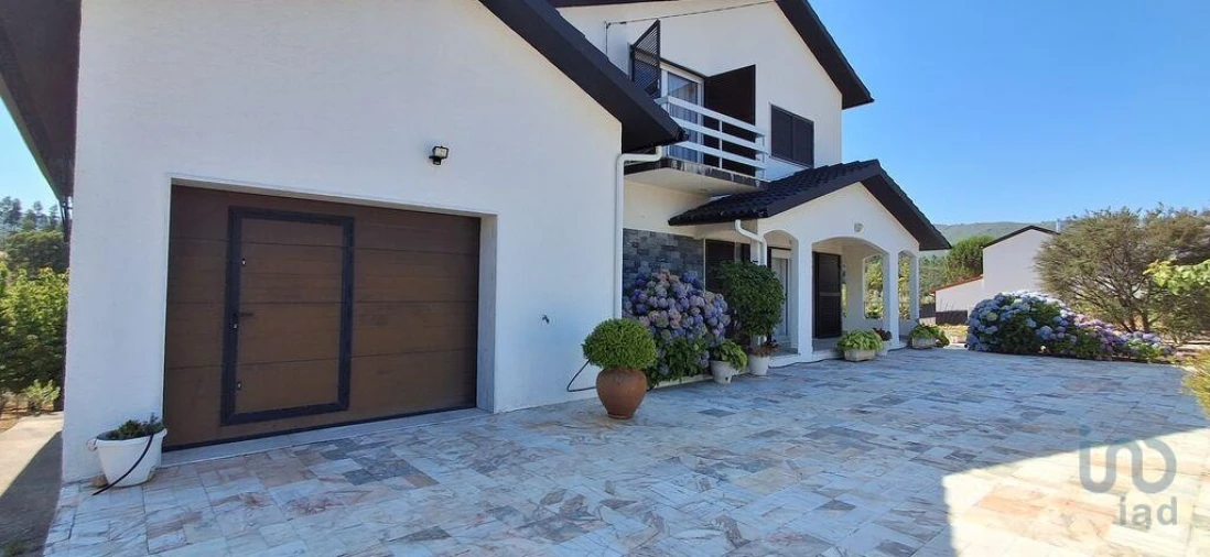 Moradia T4 para Venda em Orvalho Foto 2