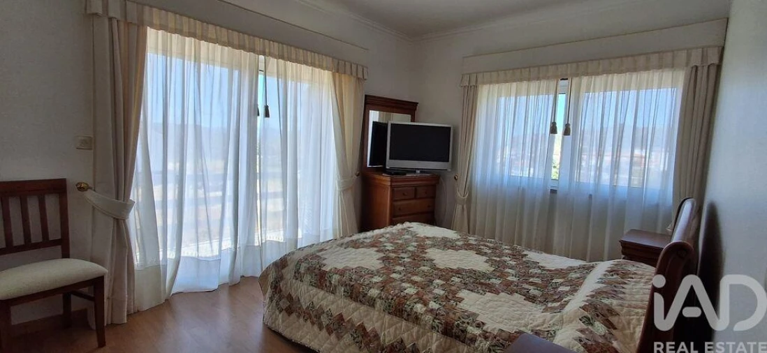 Moradia T4 para Venda em Orvalho Foto 22