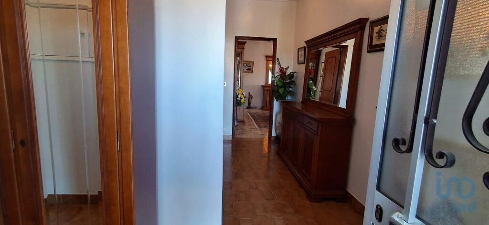 Moradia T4 para Venda em Orvalho Foto 3