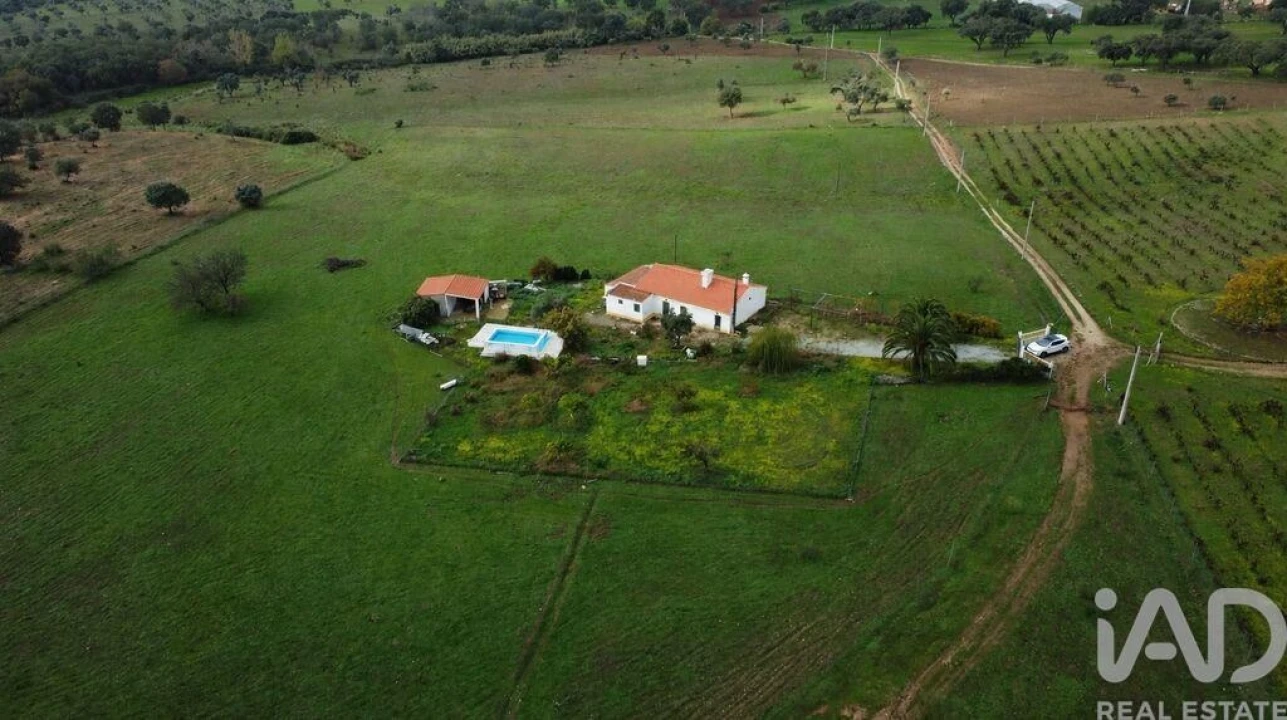 Moradia T3 para Venda em Esperança Foto 1