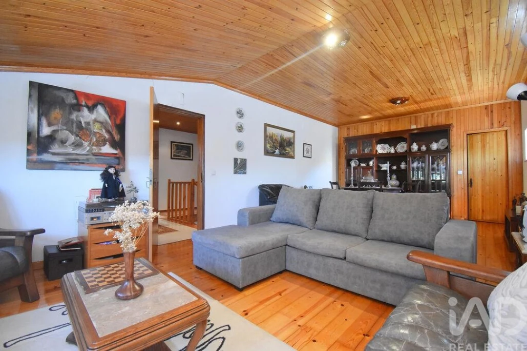 Moradia T4 para Venda em Vila Nova Foto 15