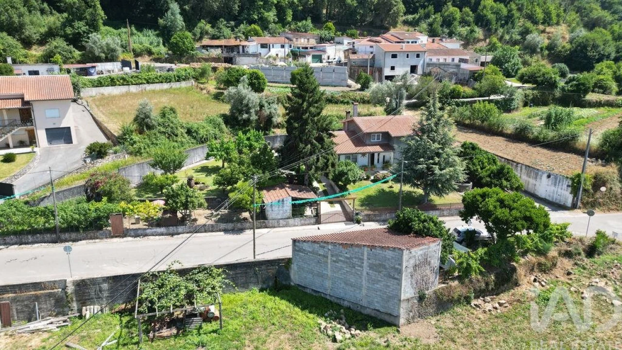 Moradia T4 para Venda em Vila Nova Foto 30