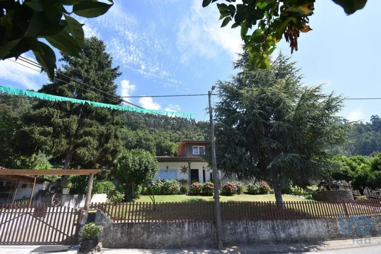 Moradia T4 para Venda em Vila Nova Foto 3