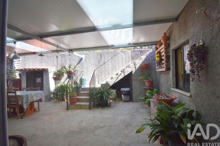 Moradia T4 para Venda em Vila Nova Foto 24