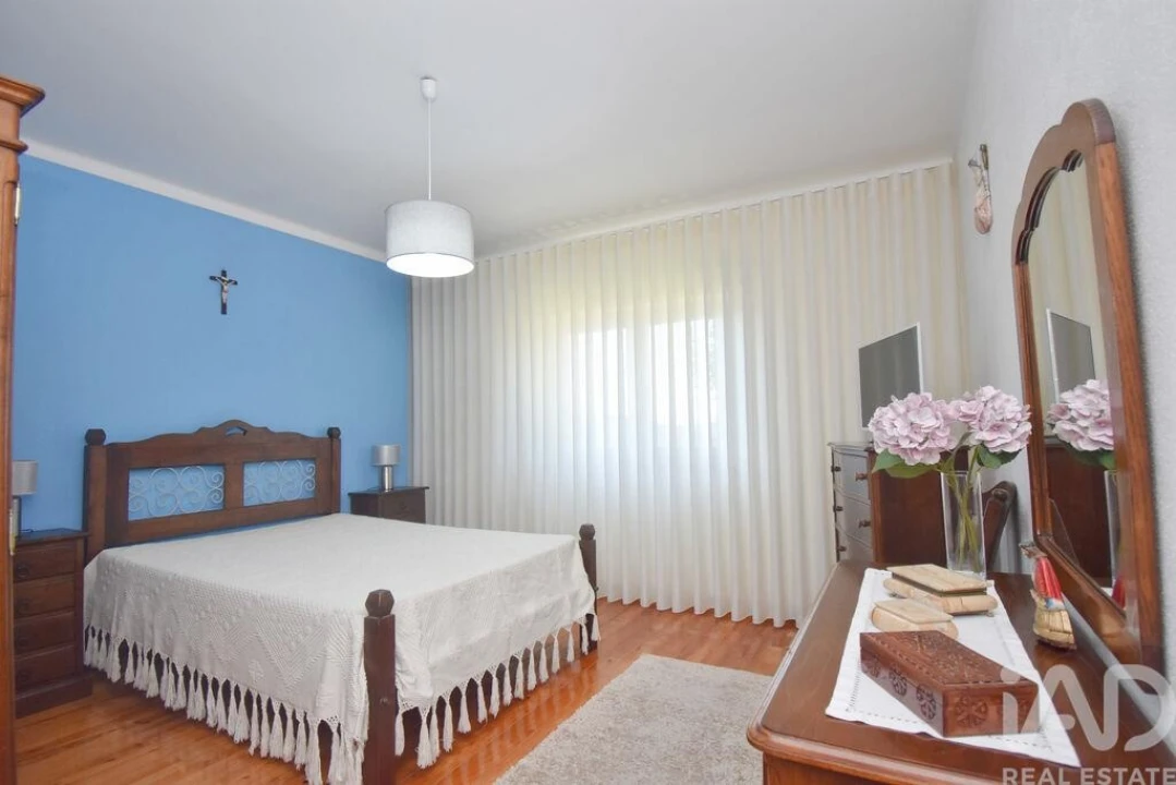 Moradia T4 para Venda em Vila Nova Foto 18