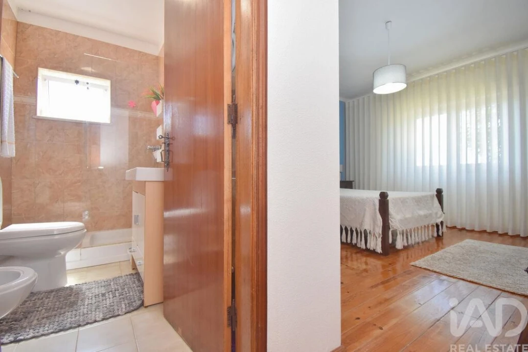 Moradia T4 para Venda em Vila Nova Foto 17