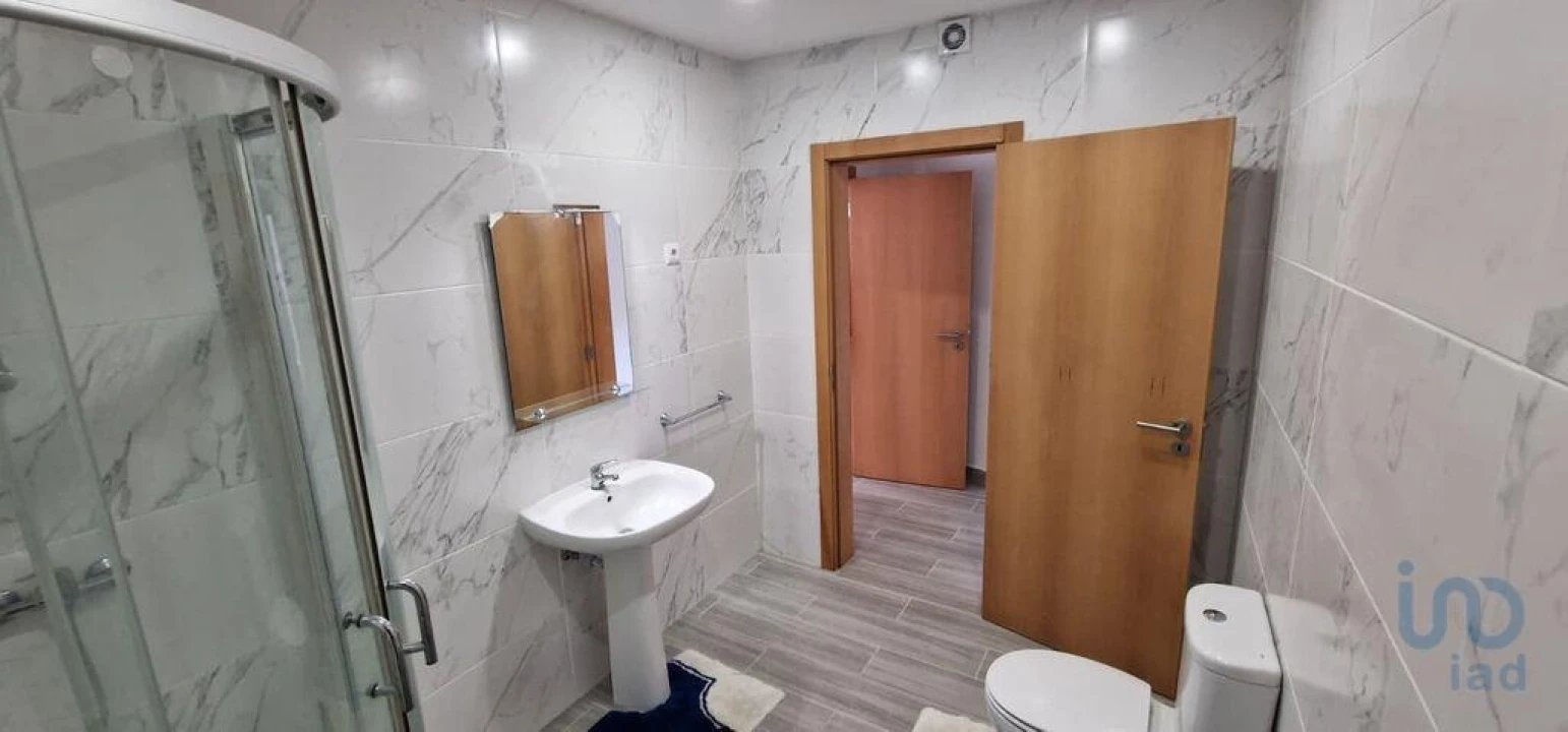 Moradia T9 para Venda em Meirinhas Foto 4