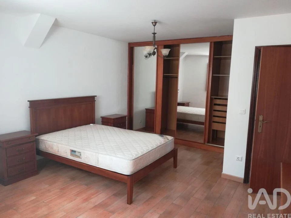 Moradia T9 para Venda em Meirinhas Foto 18