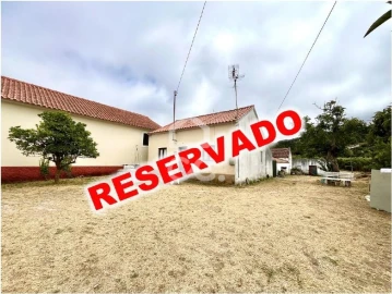 Moradia T2 para Venda em Salir de Matos