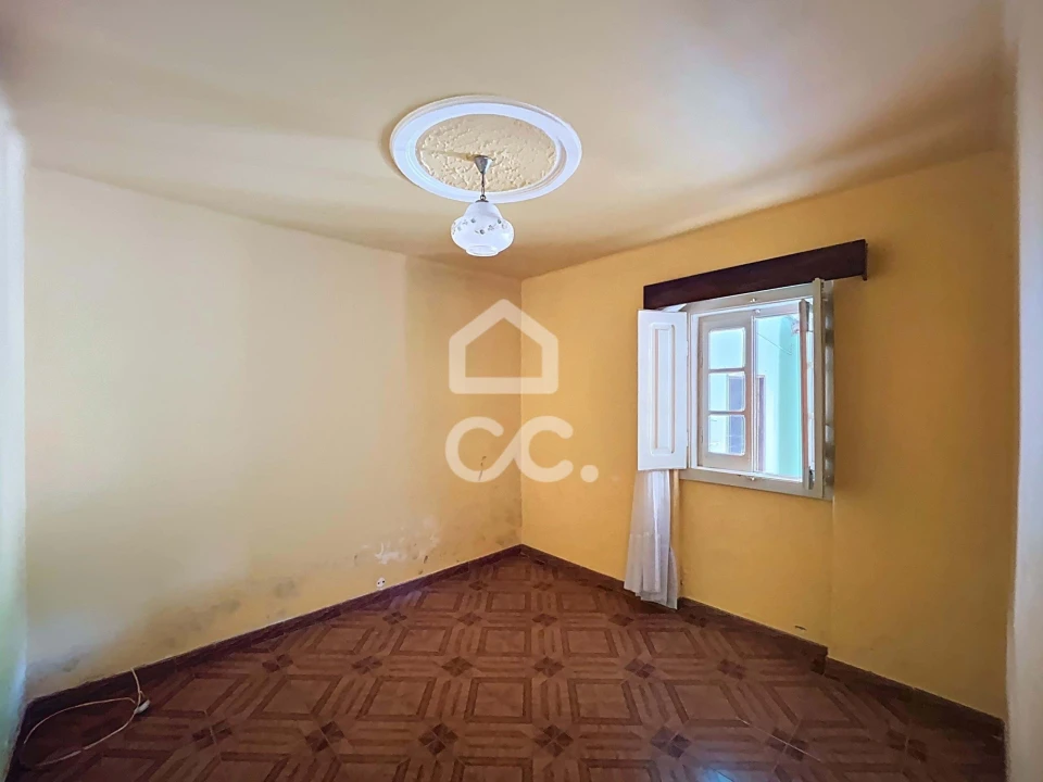 Moradia T2 para Venda em Salir de Matos Foto 11