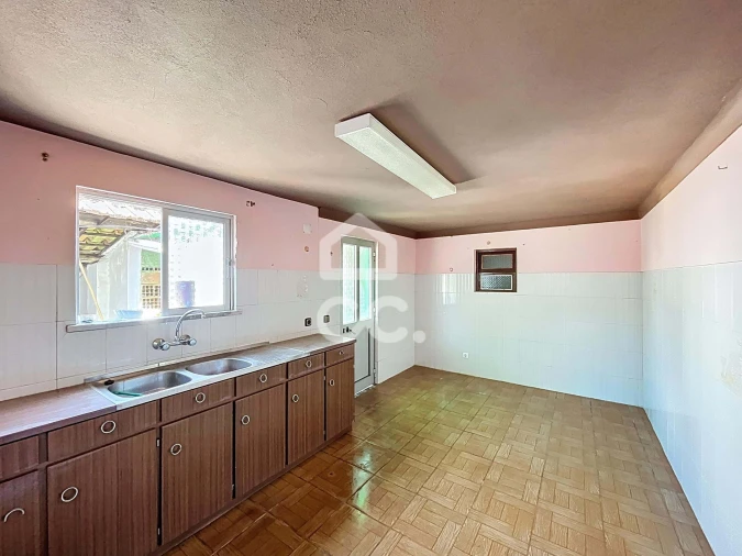 Moradia T2 para Venda em Salir de Matos Foto 18