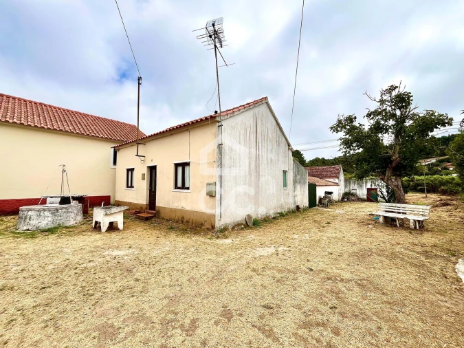 Moradia T2 para Venda em Salir de Matos Foto 32