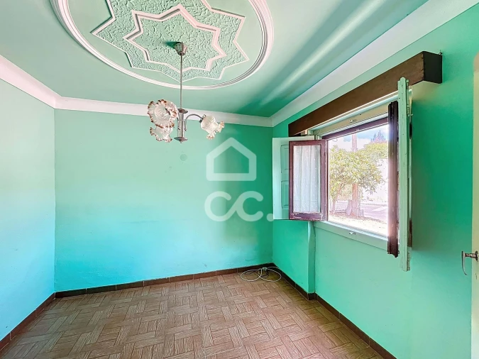 Moradia T2 para Venda em Salir de Matos Foto 9