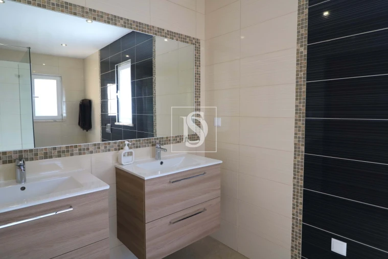 Moradia T6 para Venda em Lagoa e Carvoeiro Foto 35