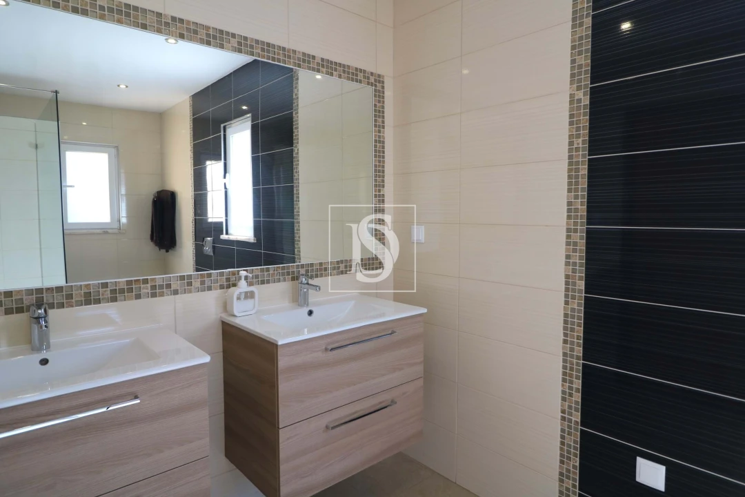 Moradia T6 para Venda em Lagoa e Carvoeiro Foto 35