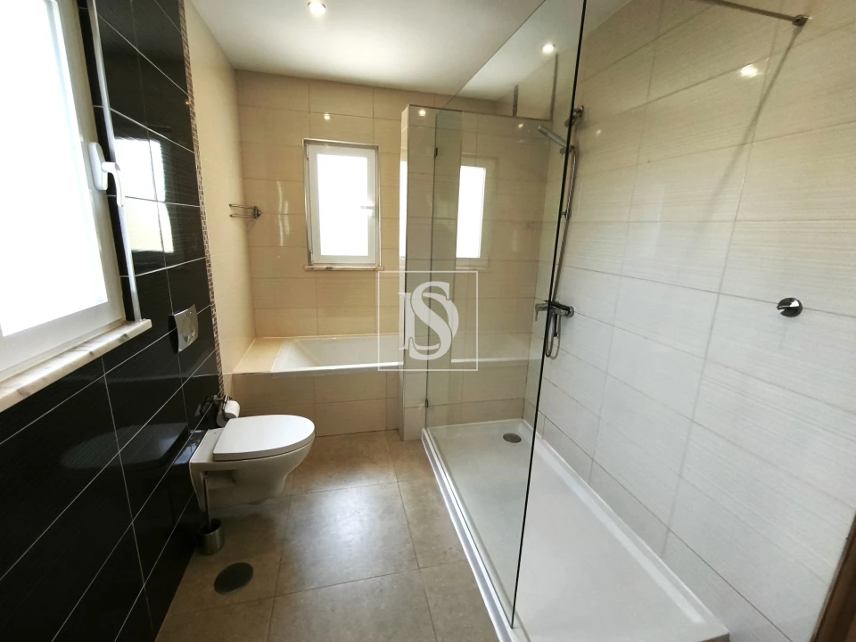 Moradia T6 para Venda em Lagoa e Carvoeiro Foto 36