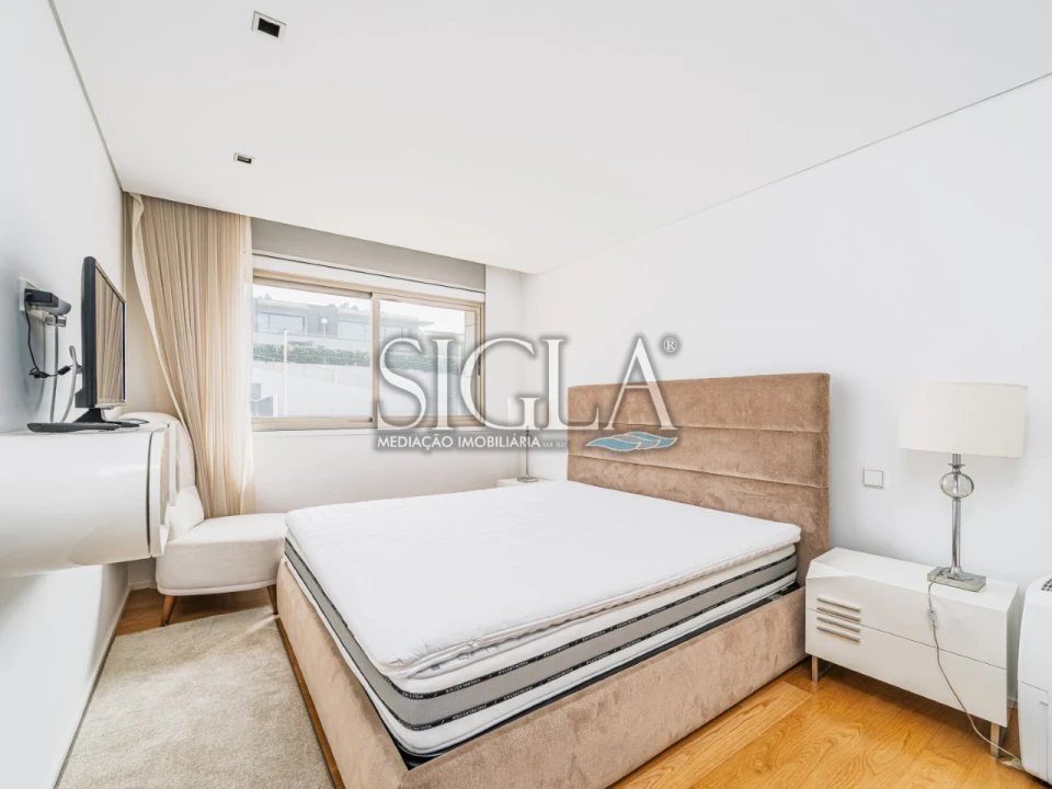 Apartamento T3 para Arrendamento em Madalena Foto 18