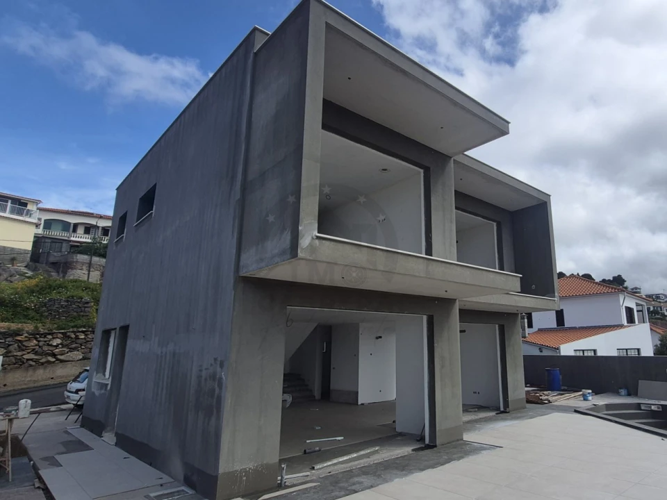 Moradia T3 para Venda em Caniço Foto 1