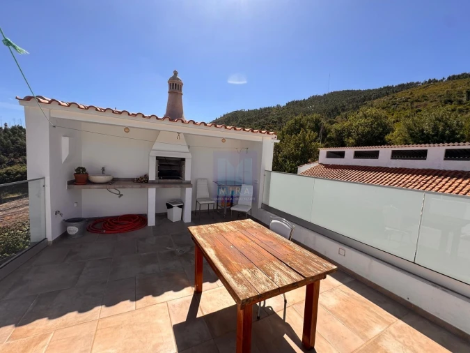 Moradia T2 para Venda em Alferce Foto 8