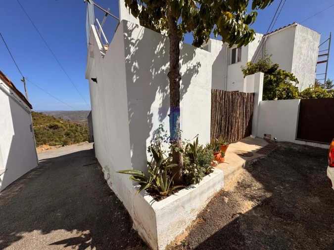 Moradia T2 para Venda em Alferce Foto 1