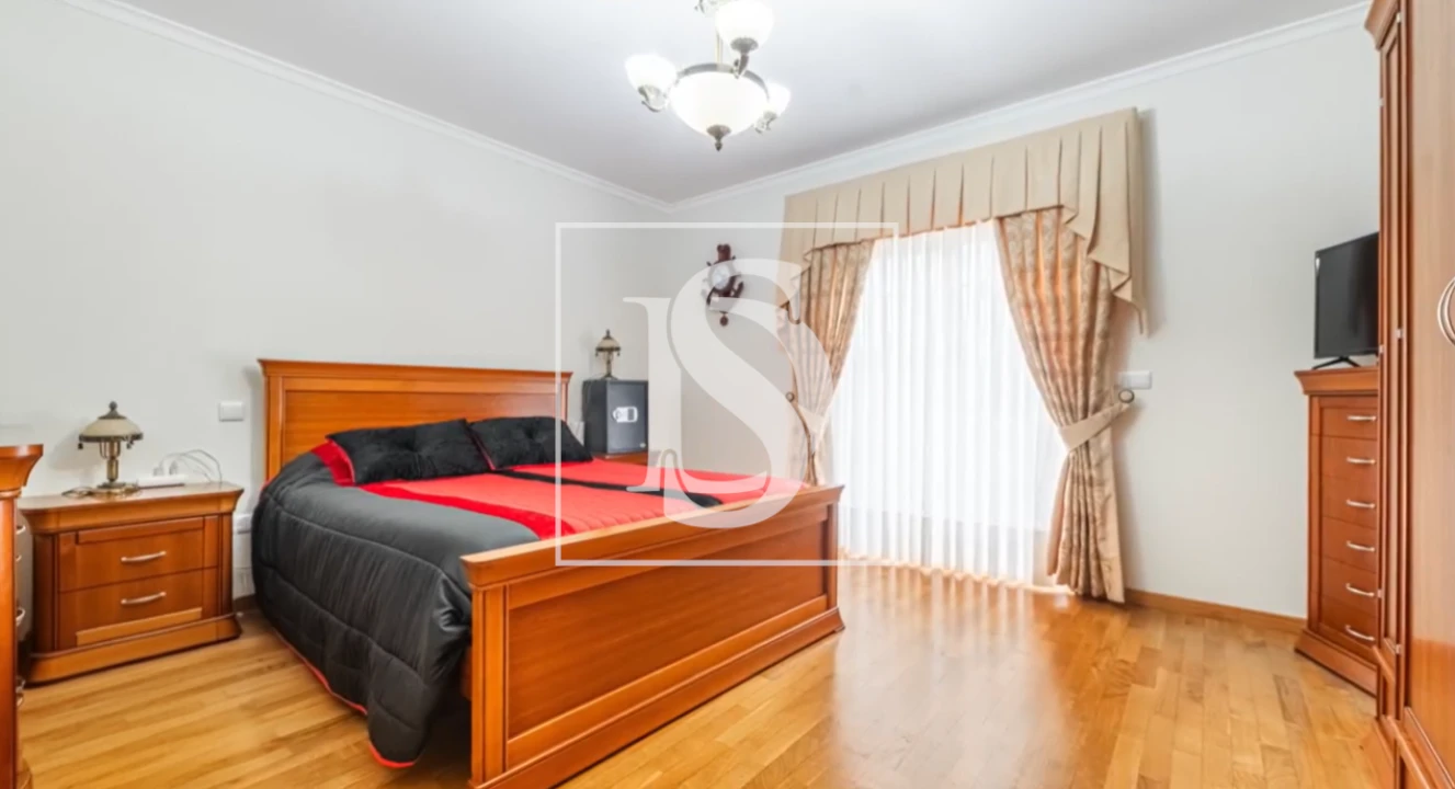 Moradia T5 para Venda em Medelo Foto 19