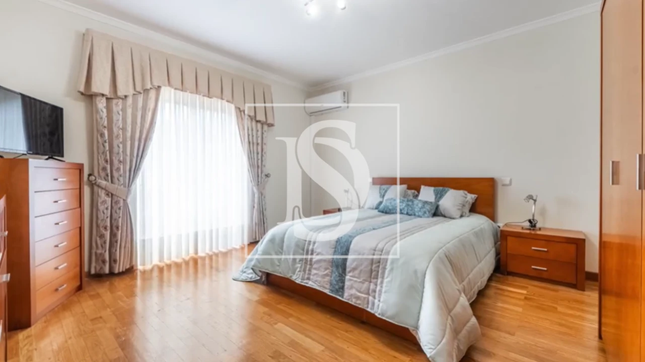 Moradia T5 para Venda em Medelo Foto 25