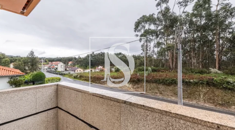 Moradia T5 para Venda em Medelo Foto 20