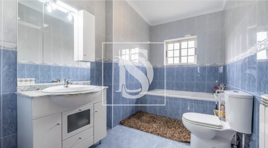 Moradia T5 para Venda em Medelo Foto 24