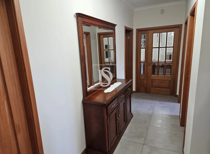 Moradia T5 para Venda em Medelo Foto 34