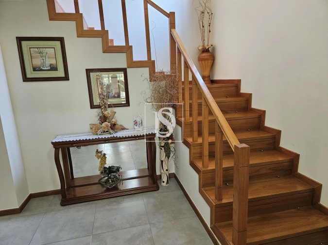 Moradia T5 para Venda em Medelo Foto 29