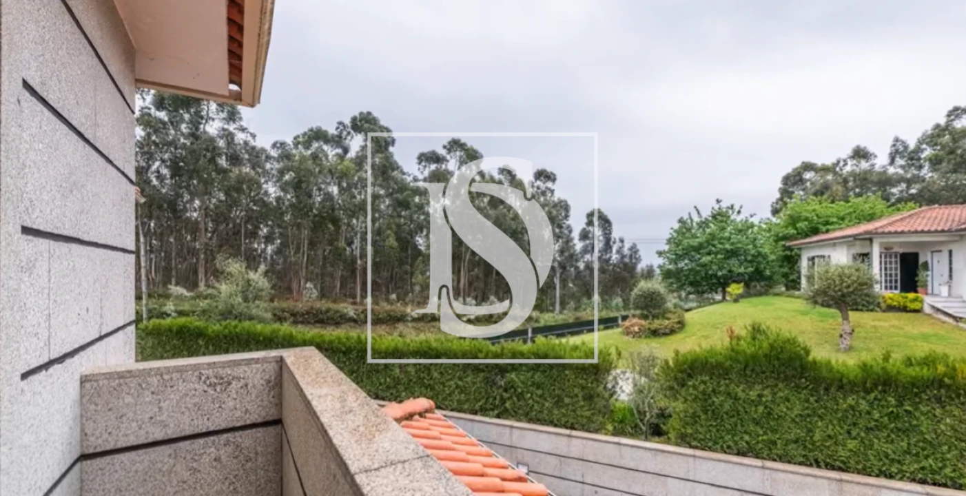 Moradia T5 para Venda em Medelo Foto 26