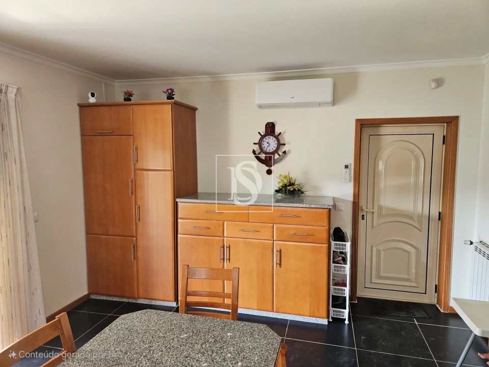 Moradia T5 para Venda em Medelo Foto 12