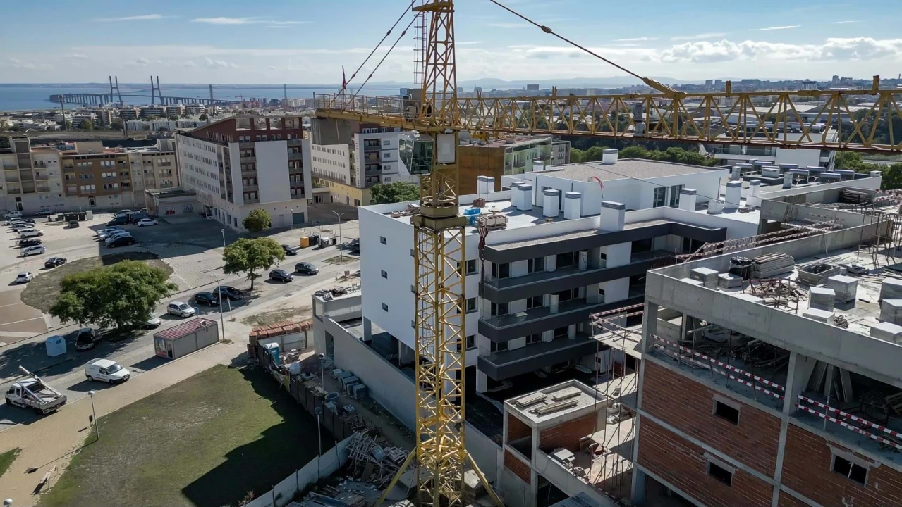 Apartamento T1 para Venda em Camarate, Unhos e Apelação Foto 60