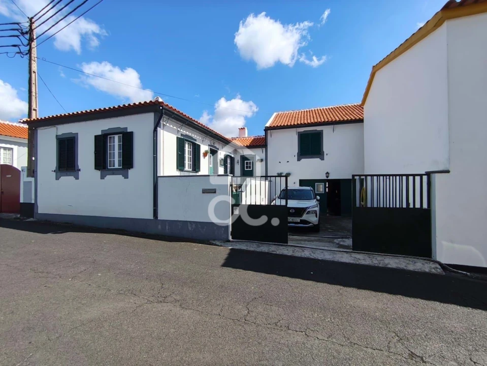 Moradia T3 para Venda em São Mateus da Calheta Foto 1